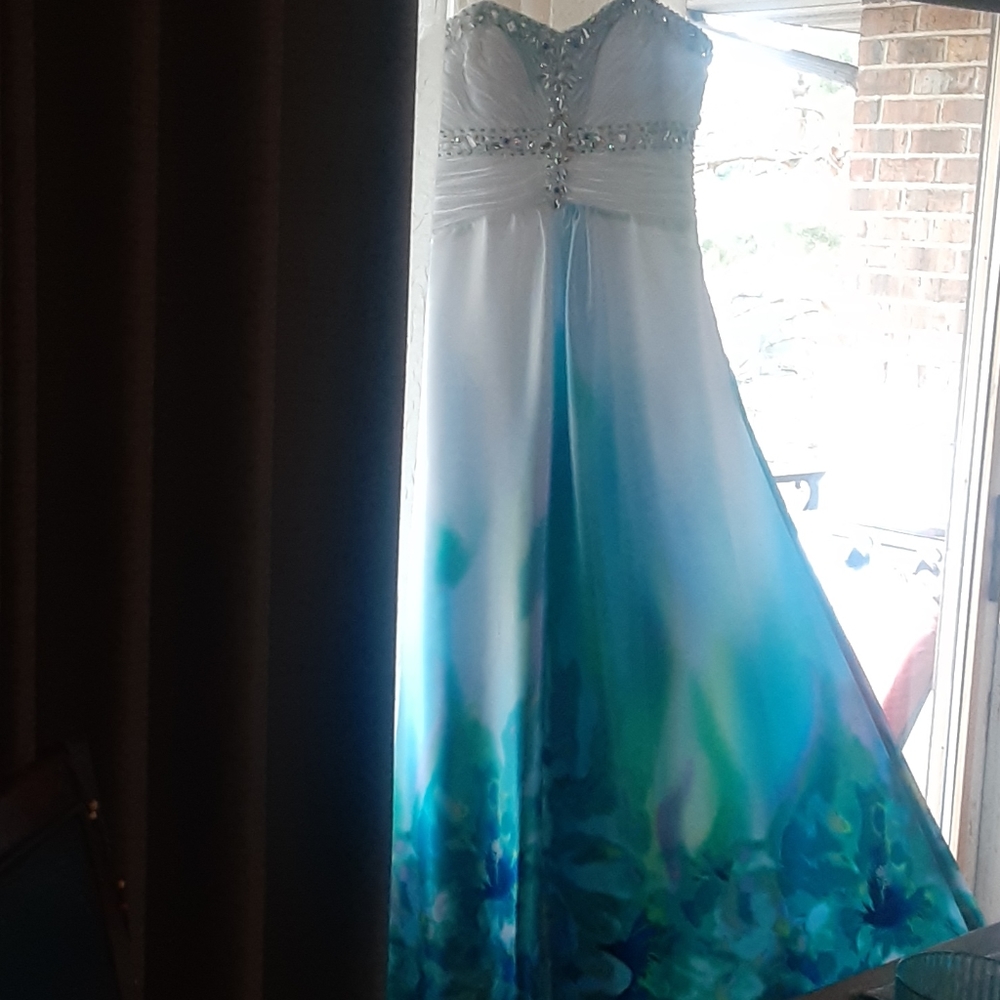 Beautiful prom or special events dress